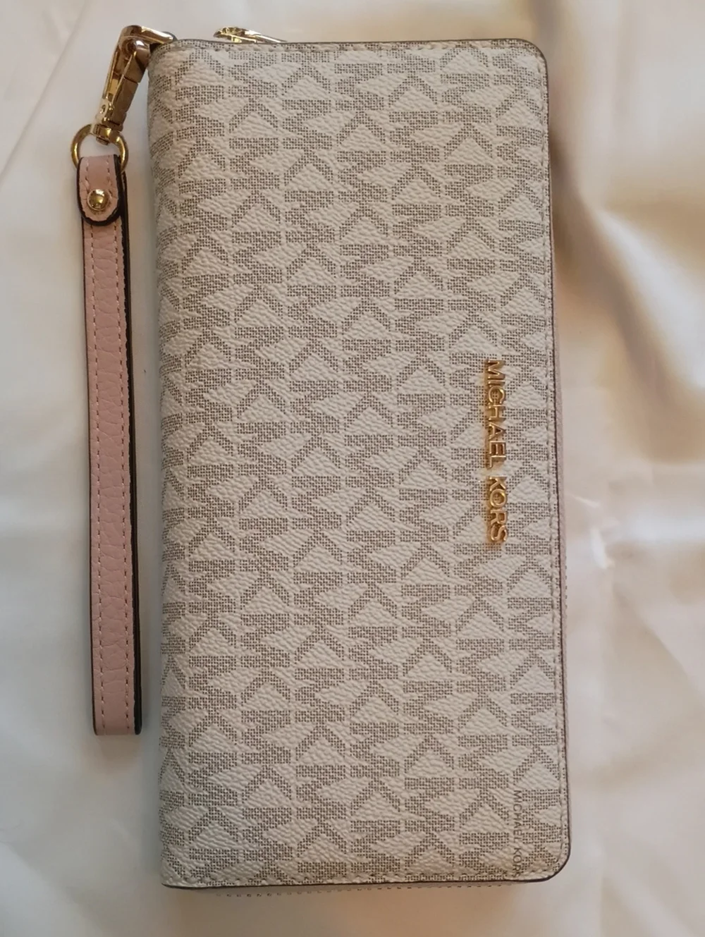 Michael Kors Pink Vanilla Signature Wristlet Wallet